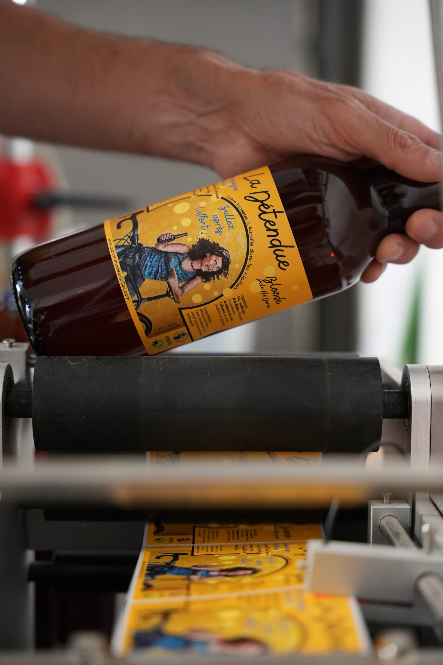 Embouteillage de la Détendue, bière artisanale des Alpilles