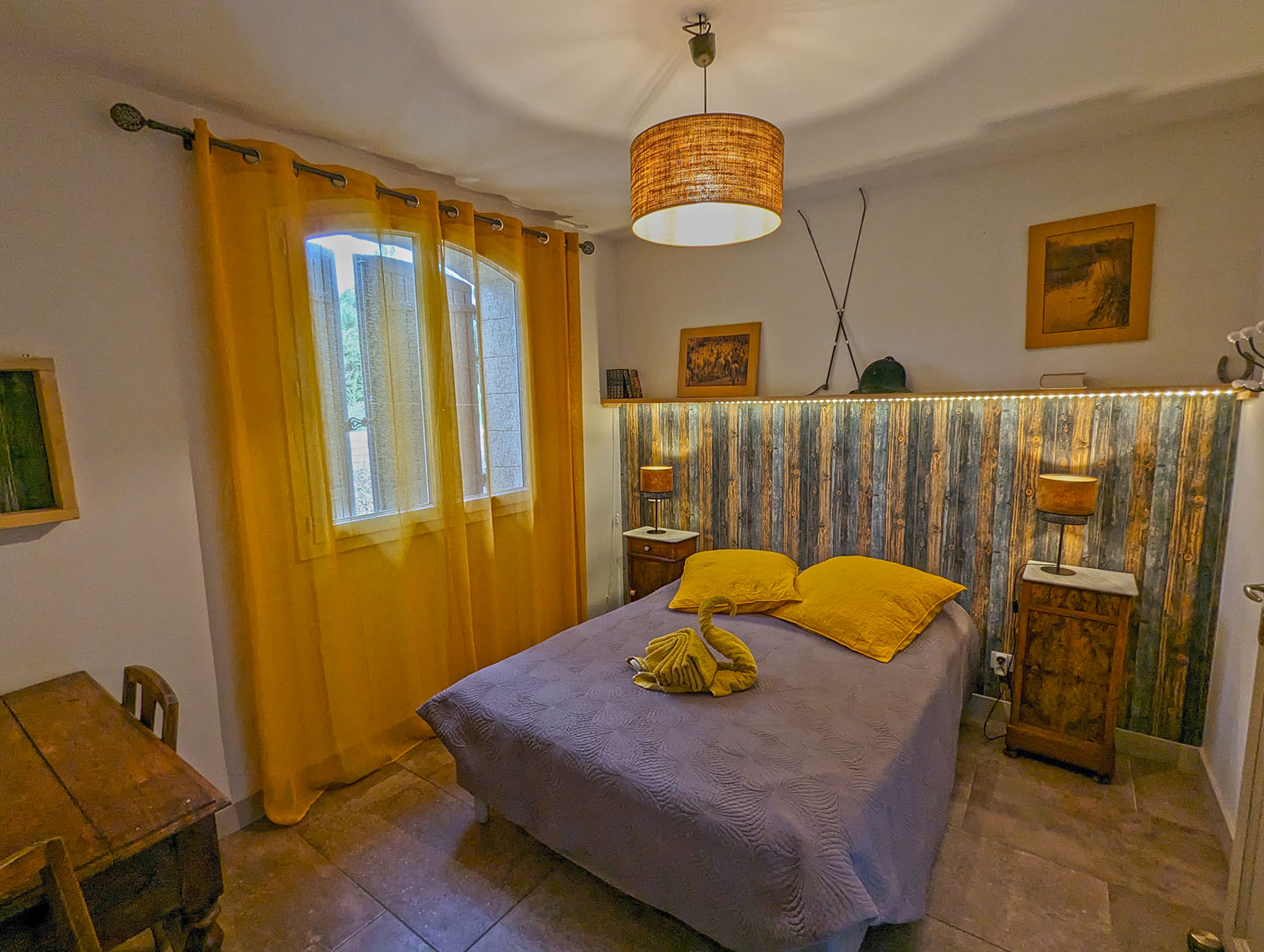 Vue d'une chambre du gîte Le Panorama des Alpilles, location de vacances dans les Alpilles